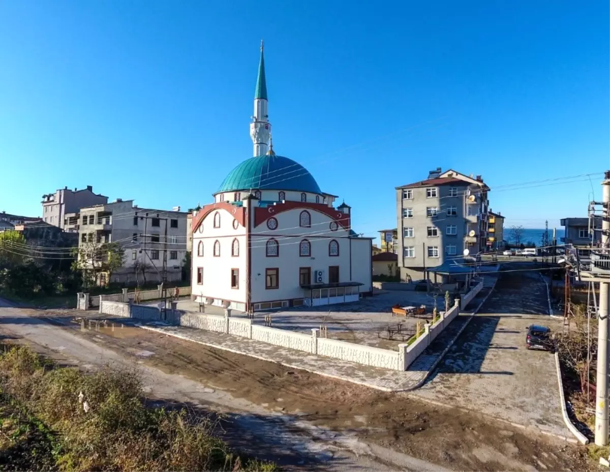 Fatsa Belediyesinden Camiye Peyzaj Çalışması