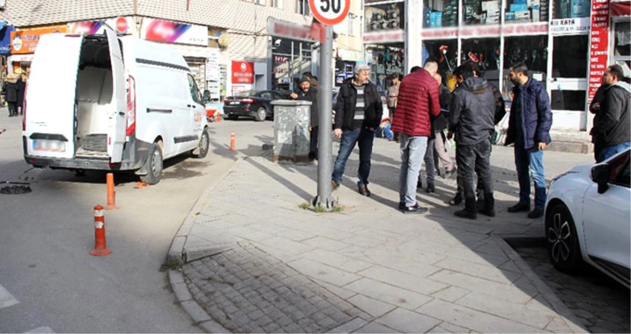 Filmlere Konu Olacak Soygun! Aracın Lastiğini Kesip Para Çantasını Çaldılar