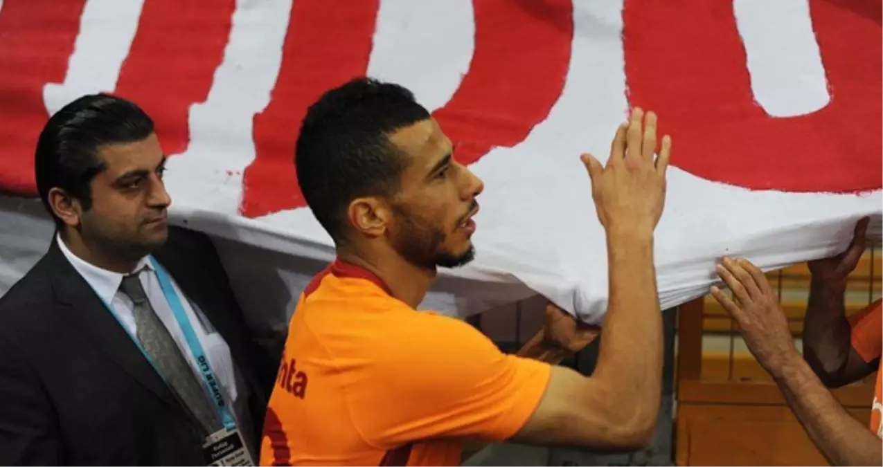 Galatasaraylı Belhanda, FIFA 18\'de Haftanın Takımına Girdi