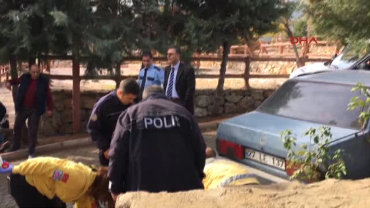 Gaziantep Banka Soyguncusunu Vatandaşlar Yakaladı, Olaya Giden Polisler Kaza Yaptı