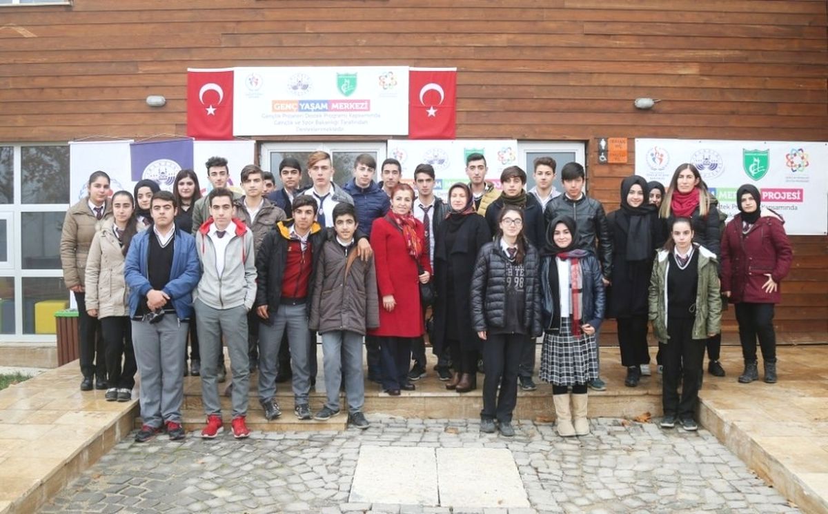 Genç Yaşam Merkezi İlgi Odağı Oldu