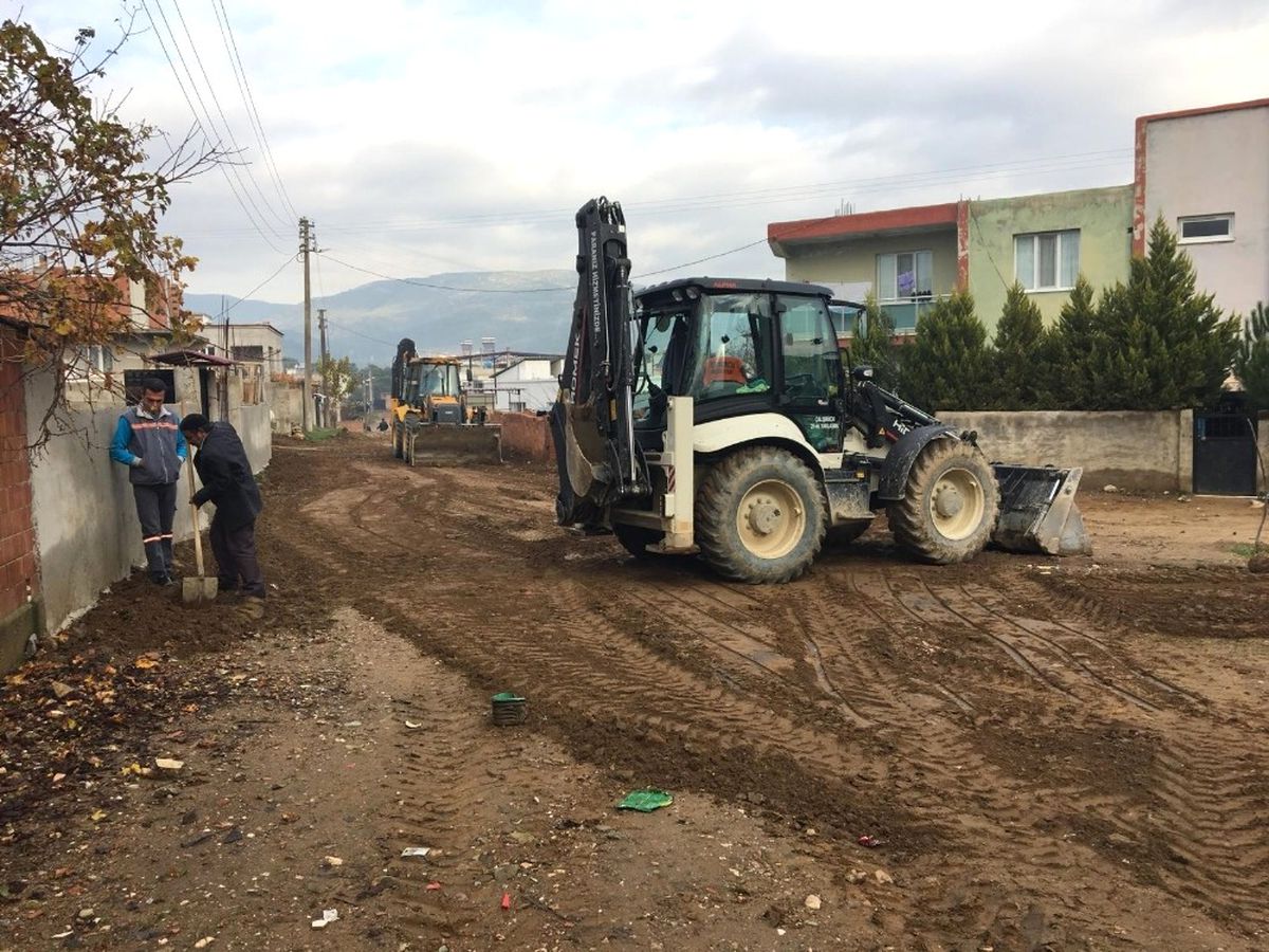 Germencik Belediyesi Yol Yapımına Yoğunlaştı