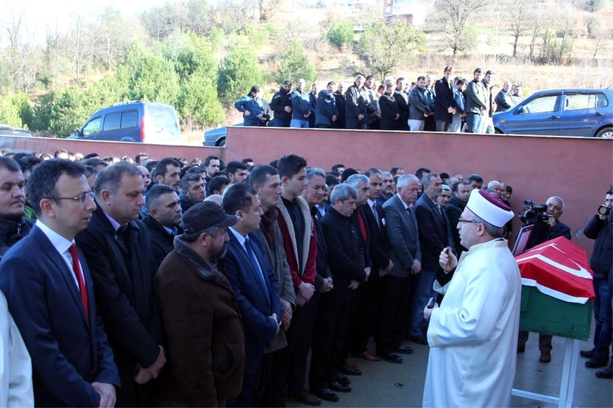 Göçükte Ölen Madenci Son Yolculuğuna Uğurlandı