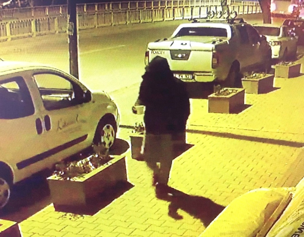 Güvenlik Görevlisi Kadının Yüzüne Kimyasal Döken Saldırgan Yakalandı
