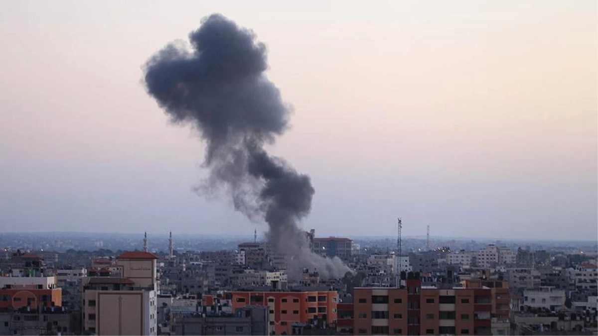 İsrail, Gazze\'de 3 Askeri Noktaya Hava Saldırısı Düzenledi
