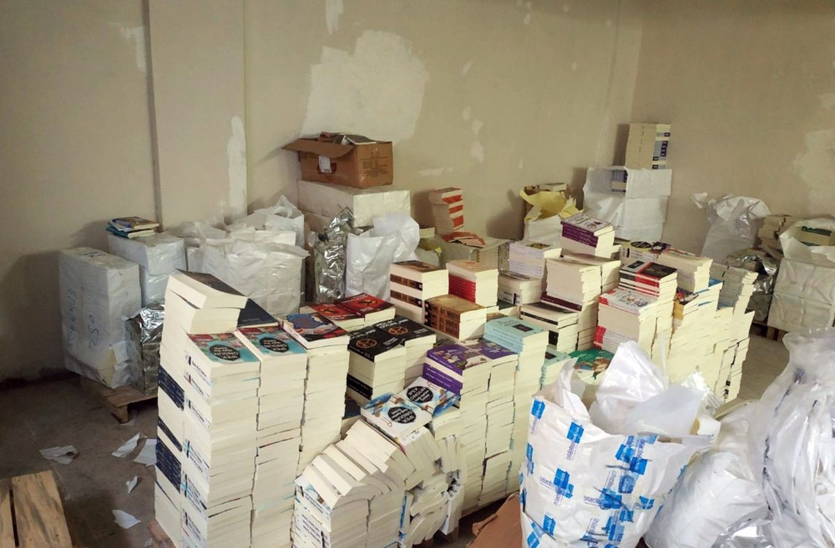 İstanbul\'da Milyon Liralık Korsan Kitap Operasyonu