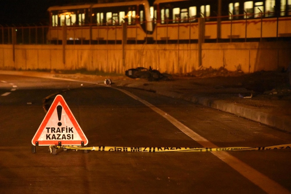 Kaldırıma Çarpan Motosiklet Sürücüsü Hayatını Kaybetti