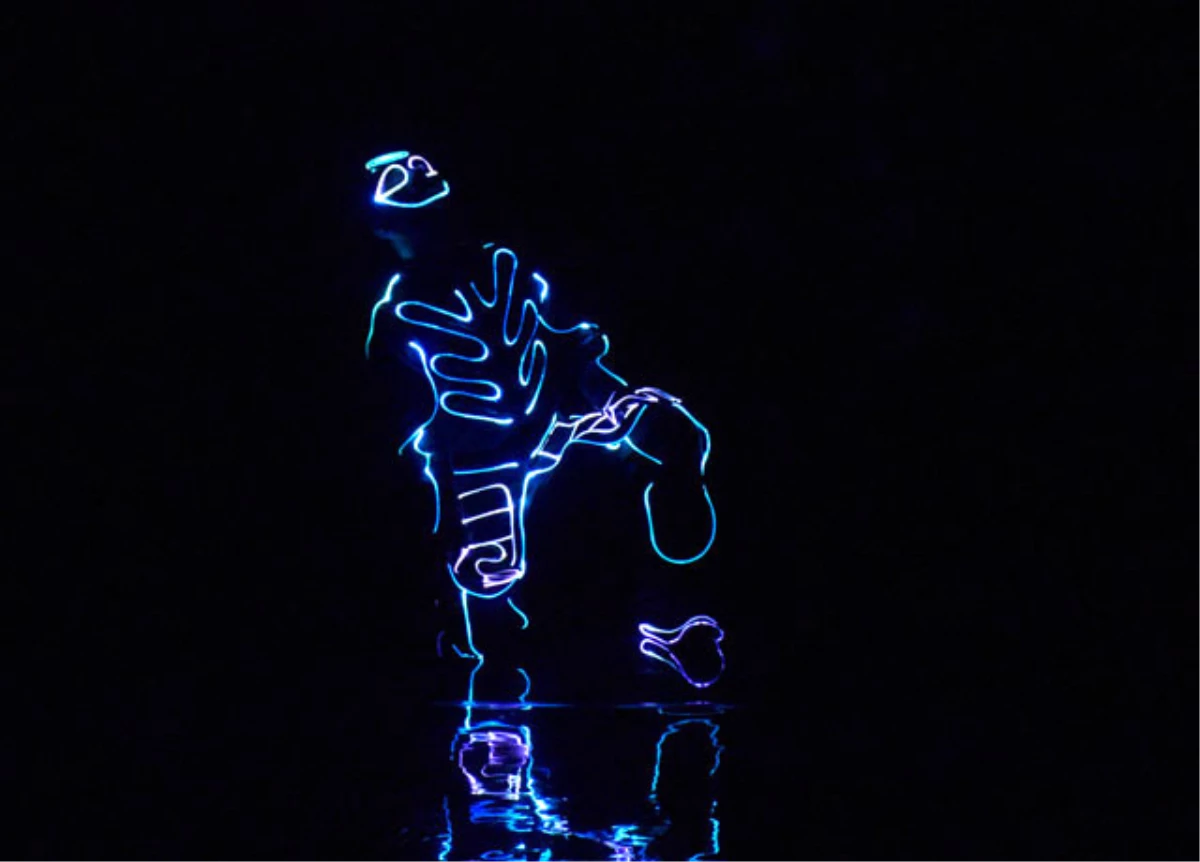 Ledillusion Extreme Işıklı Dans Gösterisi