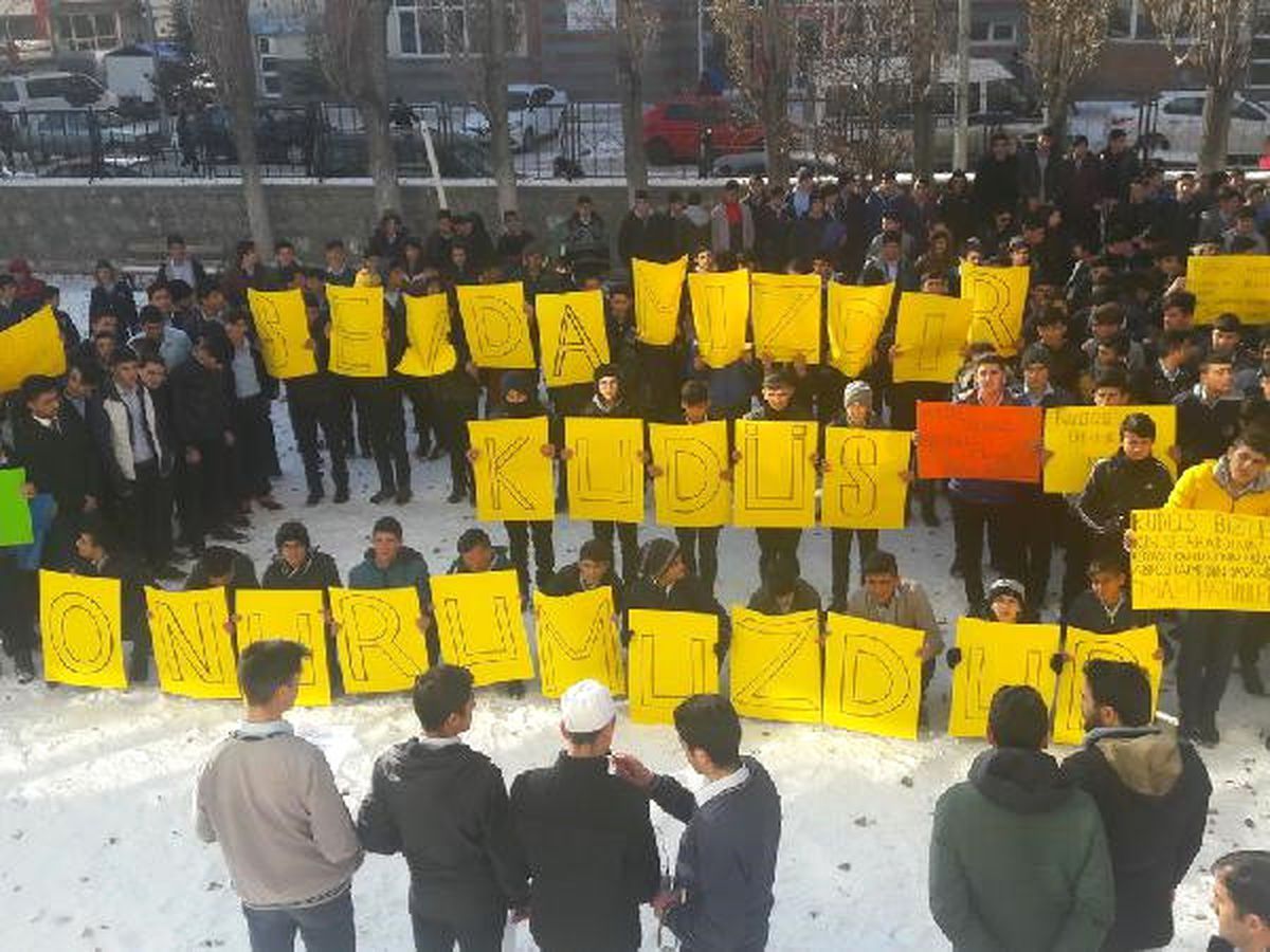 Liselilerden Kudüs Tepkisi