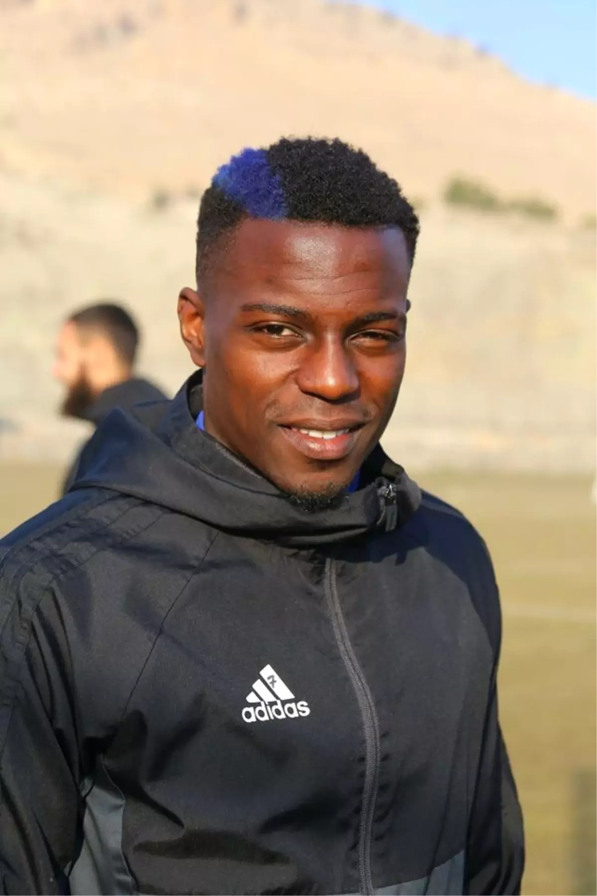 Malatyasporlu Michael Pereira Saçını Bu Kez Maviye Boyadı