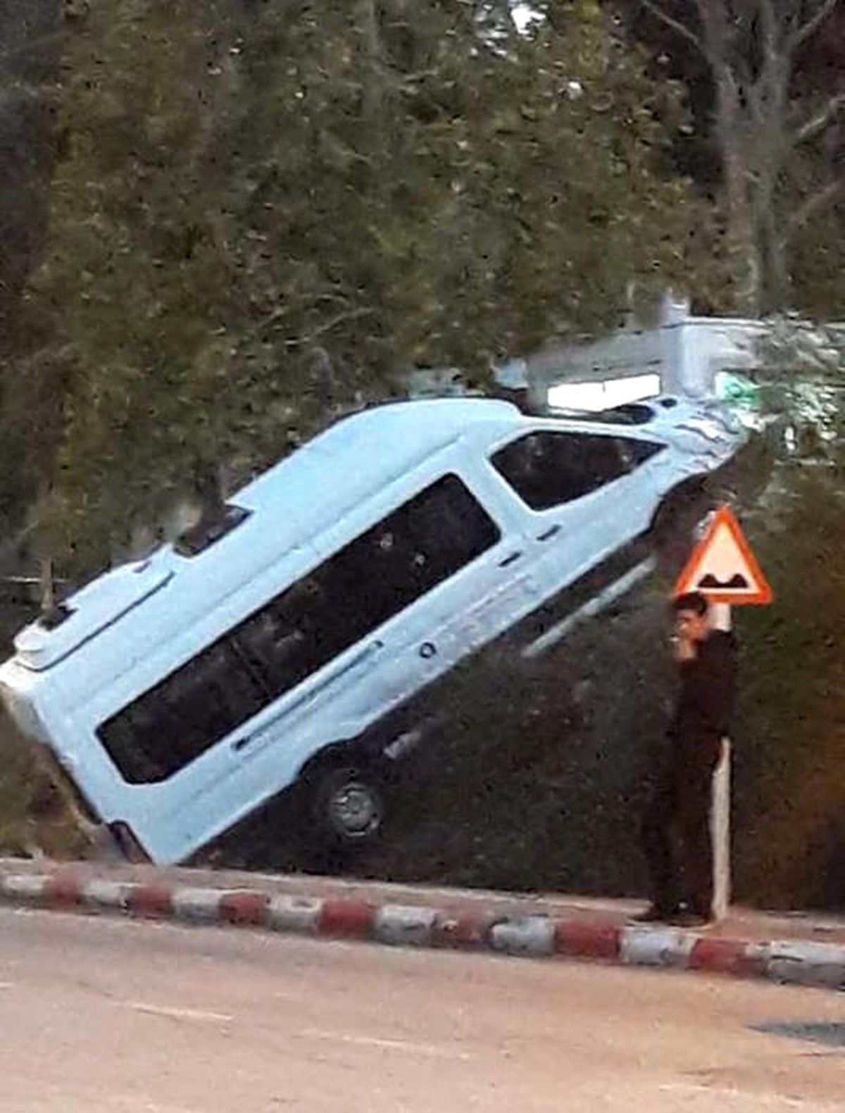 Park Sahasının Bittiğini Görmedi 3 Metreden Aşağı Düştü