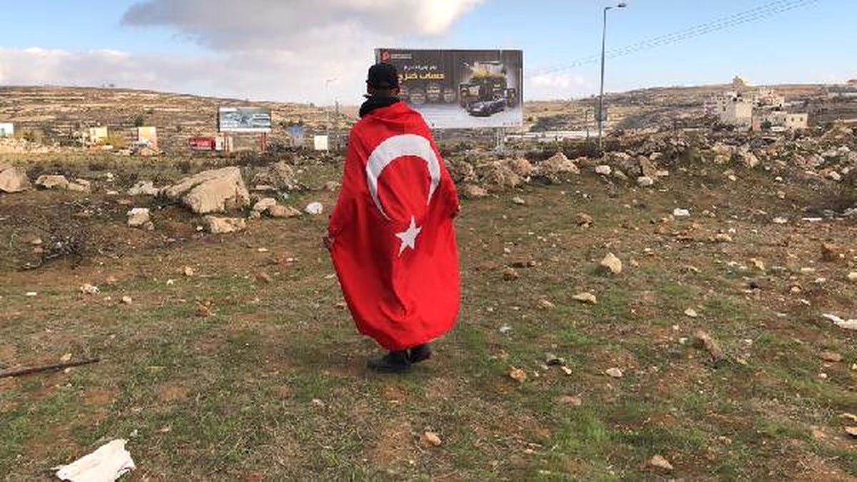 Ramallah\'ta Türk Bayraklı Protestocu Dikkat Çekti