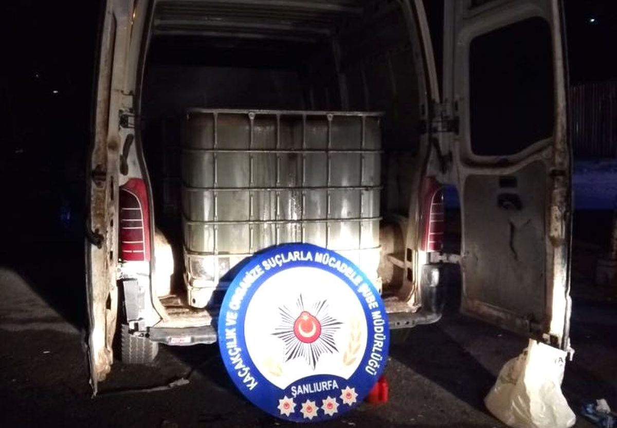 Şanlıurfa\'da 9 Bin Litre Kaçak Akaryakıt Ele Geçirildi