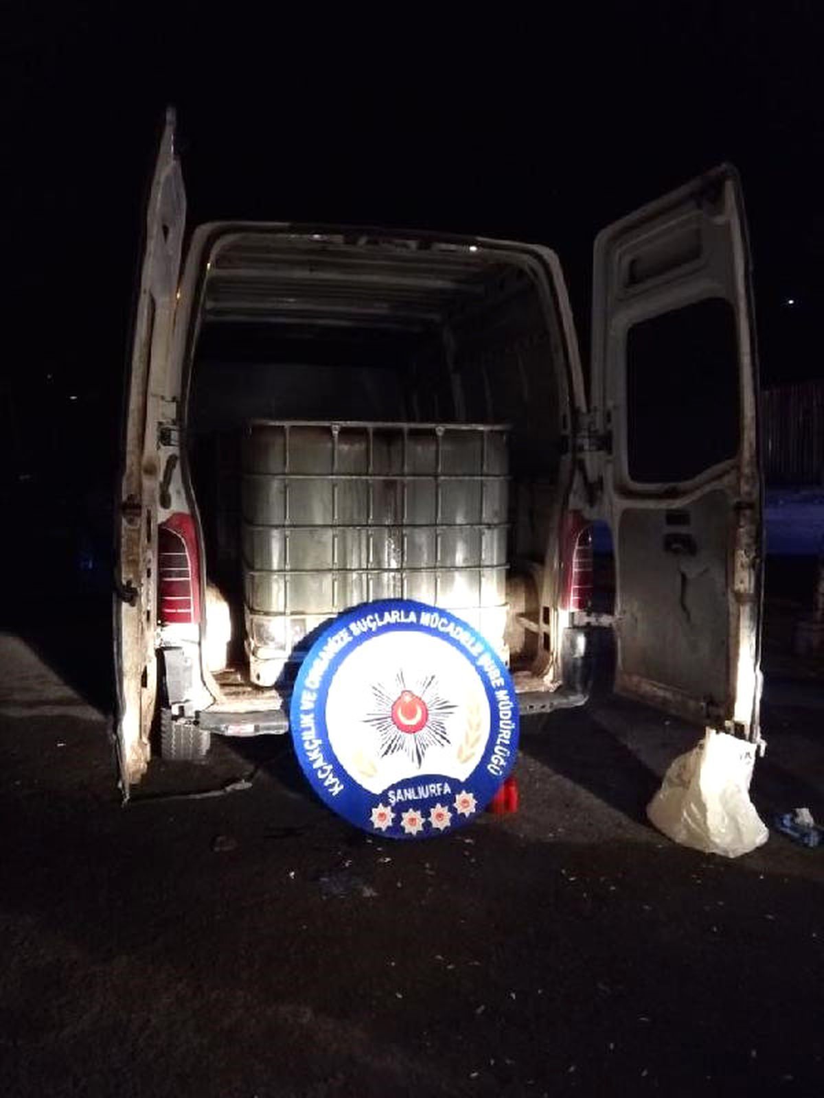 Şanlıurfa\'da 9 Bin Litre Kaçak Akaryakıta 2 Gözaltı
