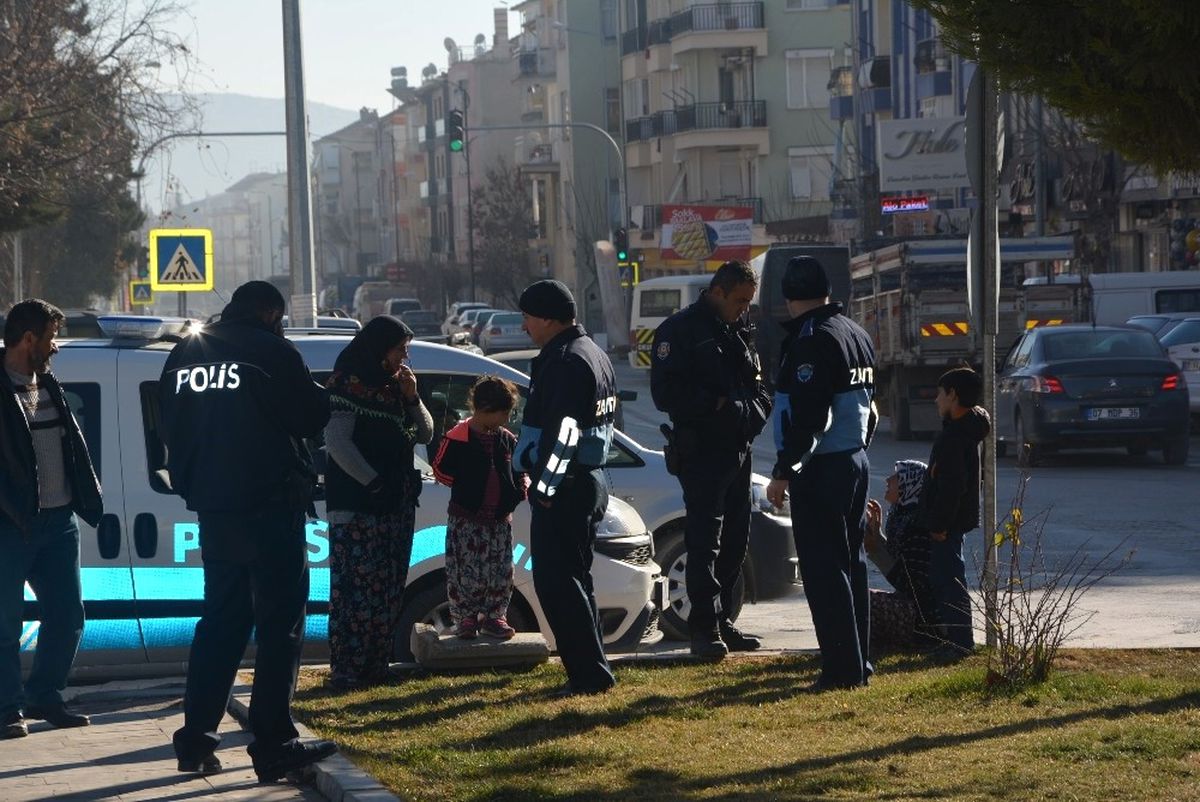 Suriyeli Dilenciler Toplanıyor
