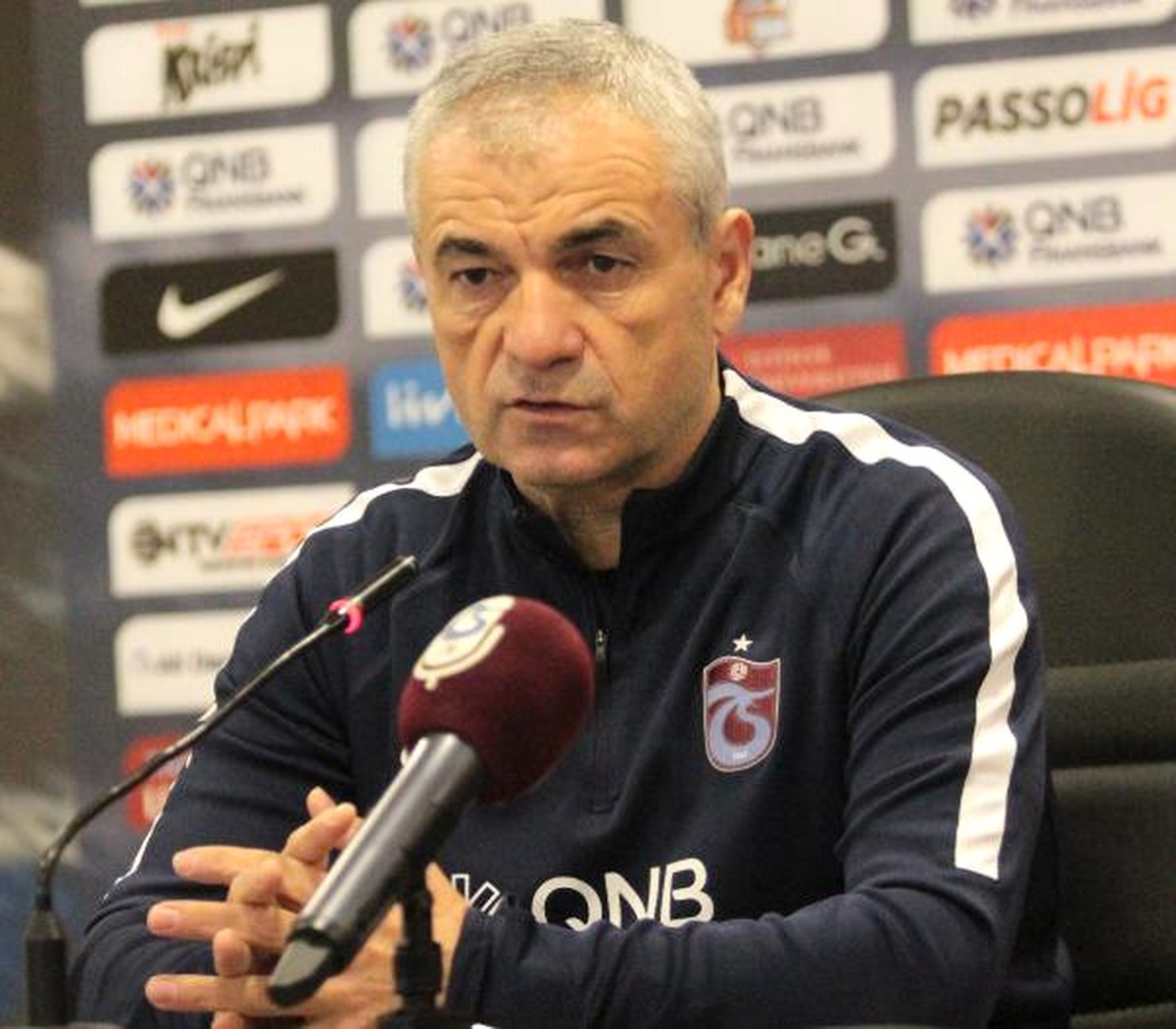 Trabzonspor Teknik Direktörü Çalımbay: "Kulüp Sıkıntı Yaşayacaksa Transfer Yapmam"