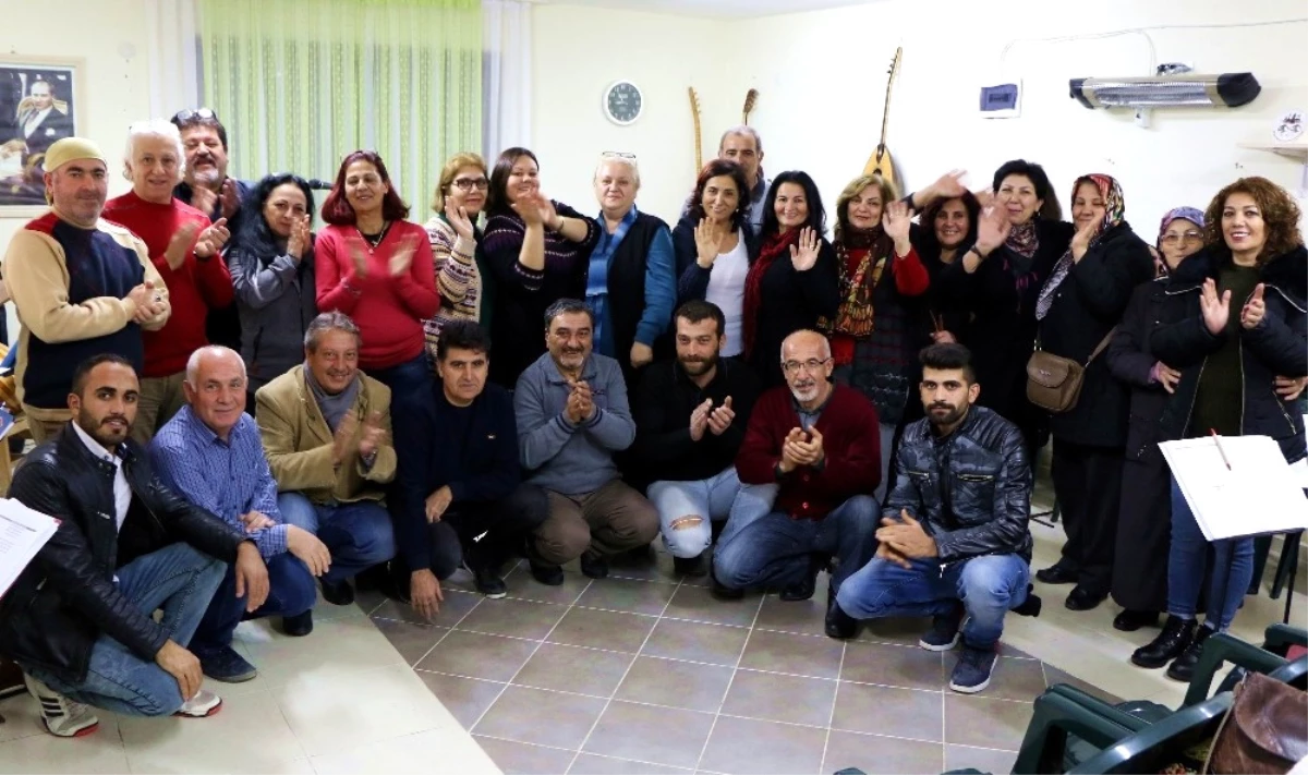 Türk Halk Müziği Korosu Konser Hazırlığında