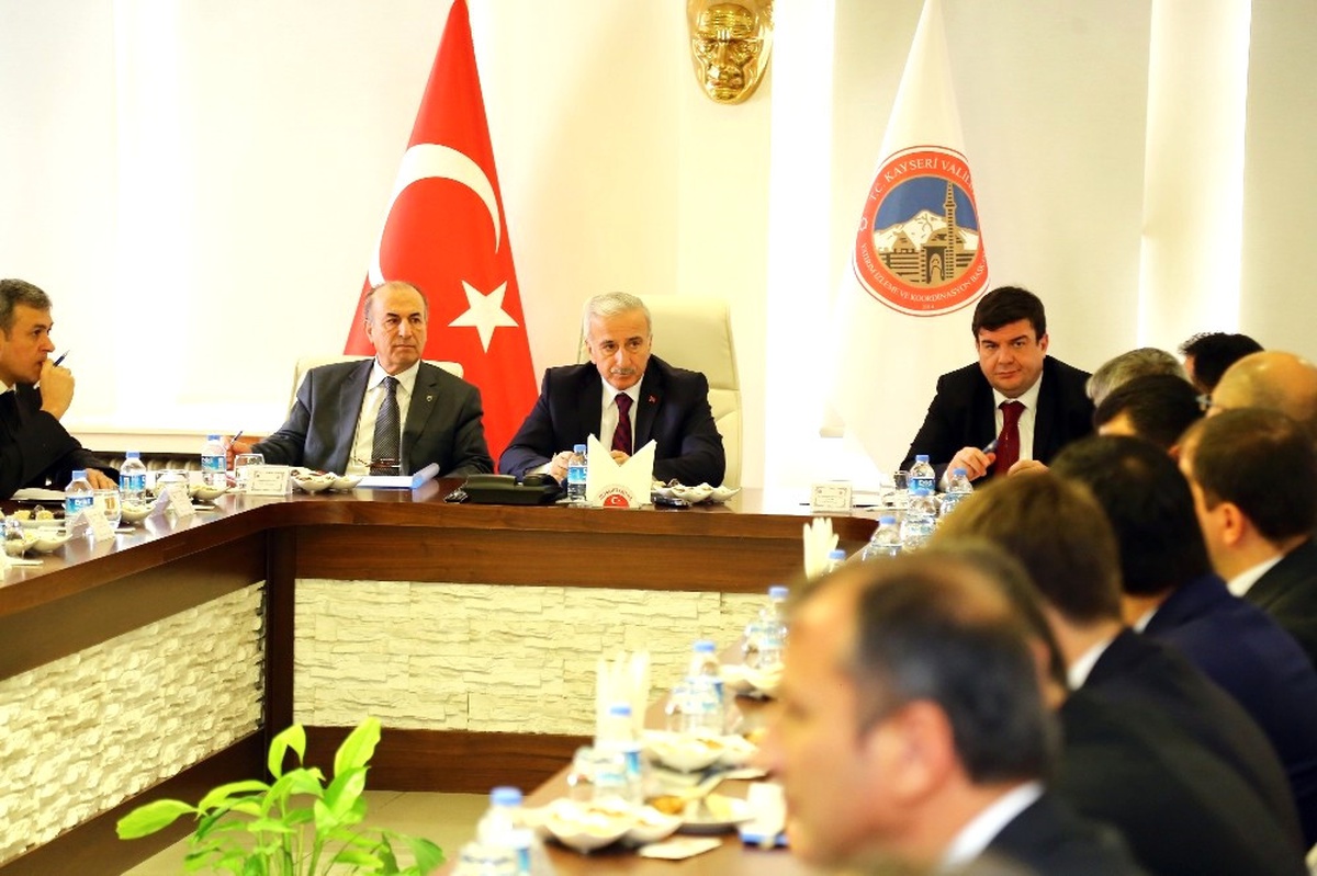 Vali Kamçı, Kaymakamlarla Bir Araya Geldi