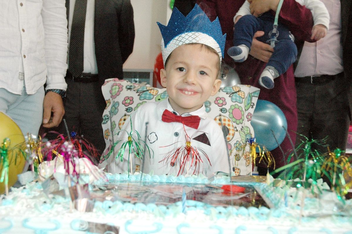 5 Yaşında 10 Ameliyat Geçirdi