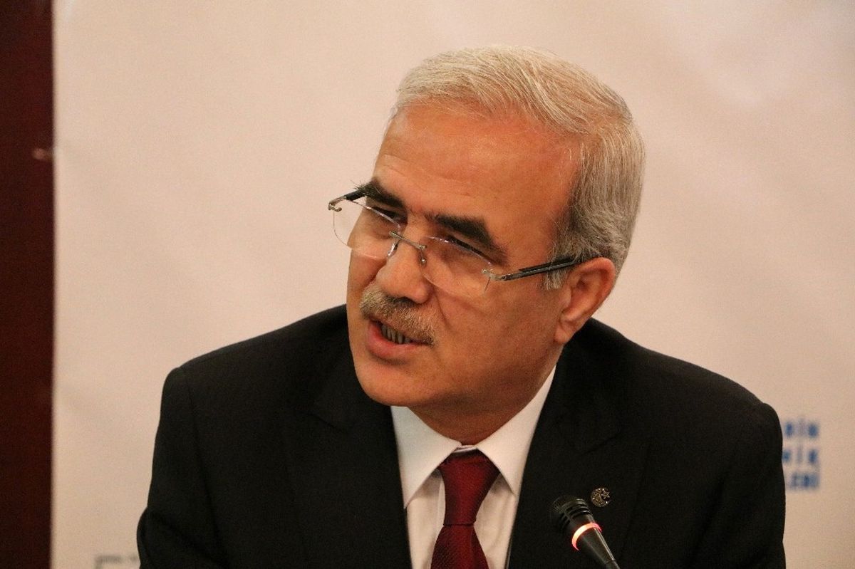 AK Parti Rize\'de Belediye Başkanlarının Ne Yaptıklarını ve Beklentilerini Konuştu
