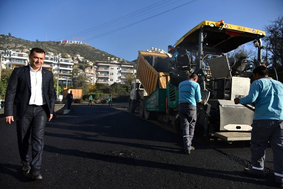 Alanya\'da Sıcak Asfalt Çalışması