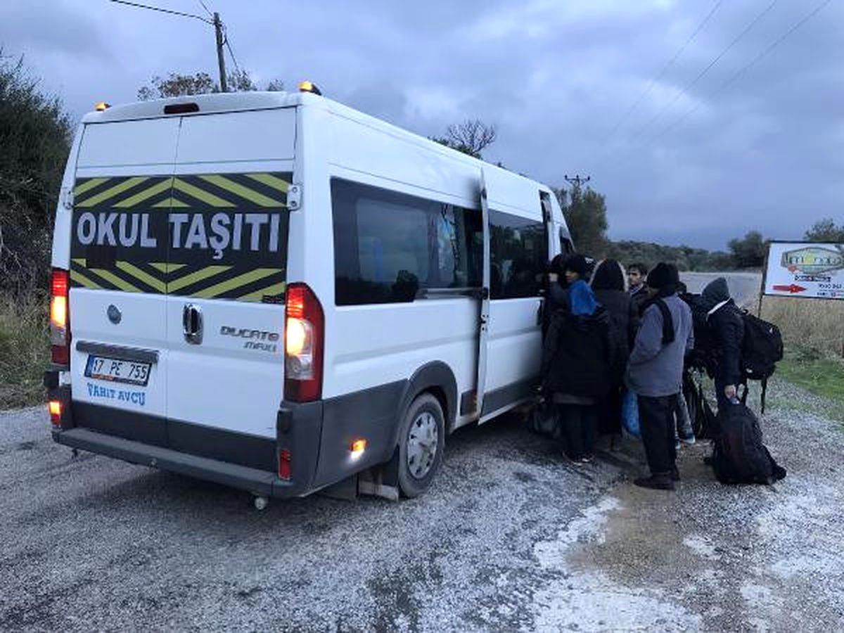 Ayvacık\'ta 30 Afgan Kaçak Yakalandı
