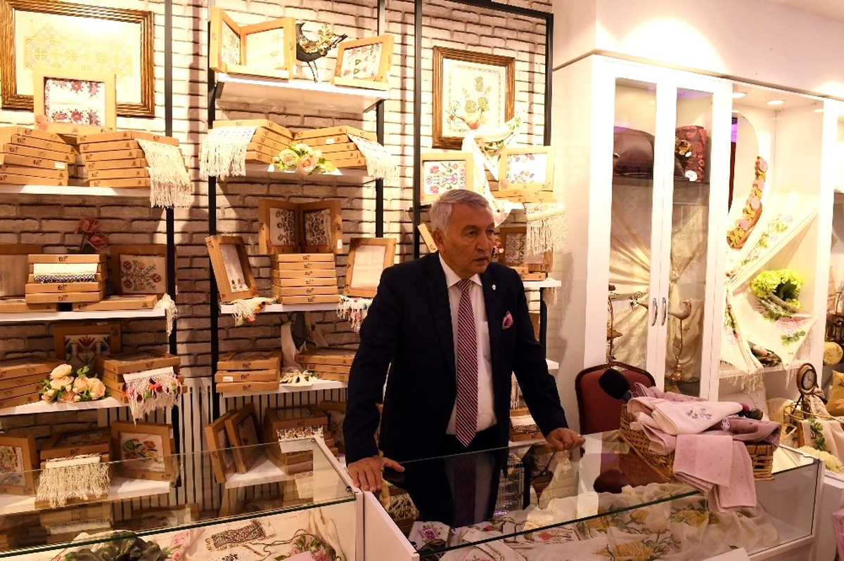Başkan Günaydın, Elizi Mağazasını İnceledi