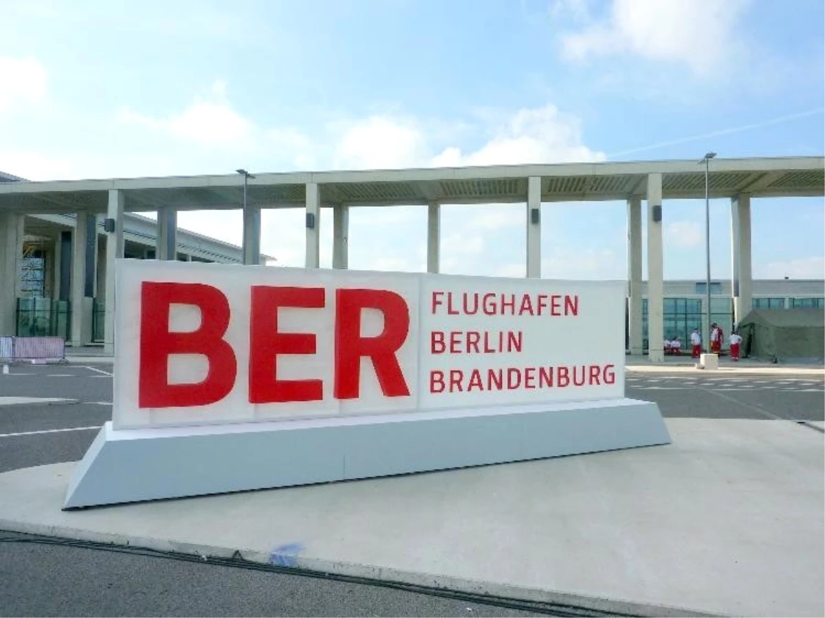Berlin-Brandenburg Uluslararası Willy Brandt Havalimanı 2020\'de Açılacak