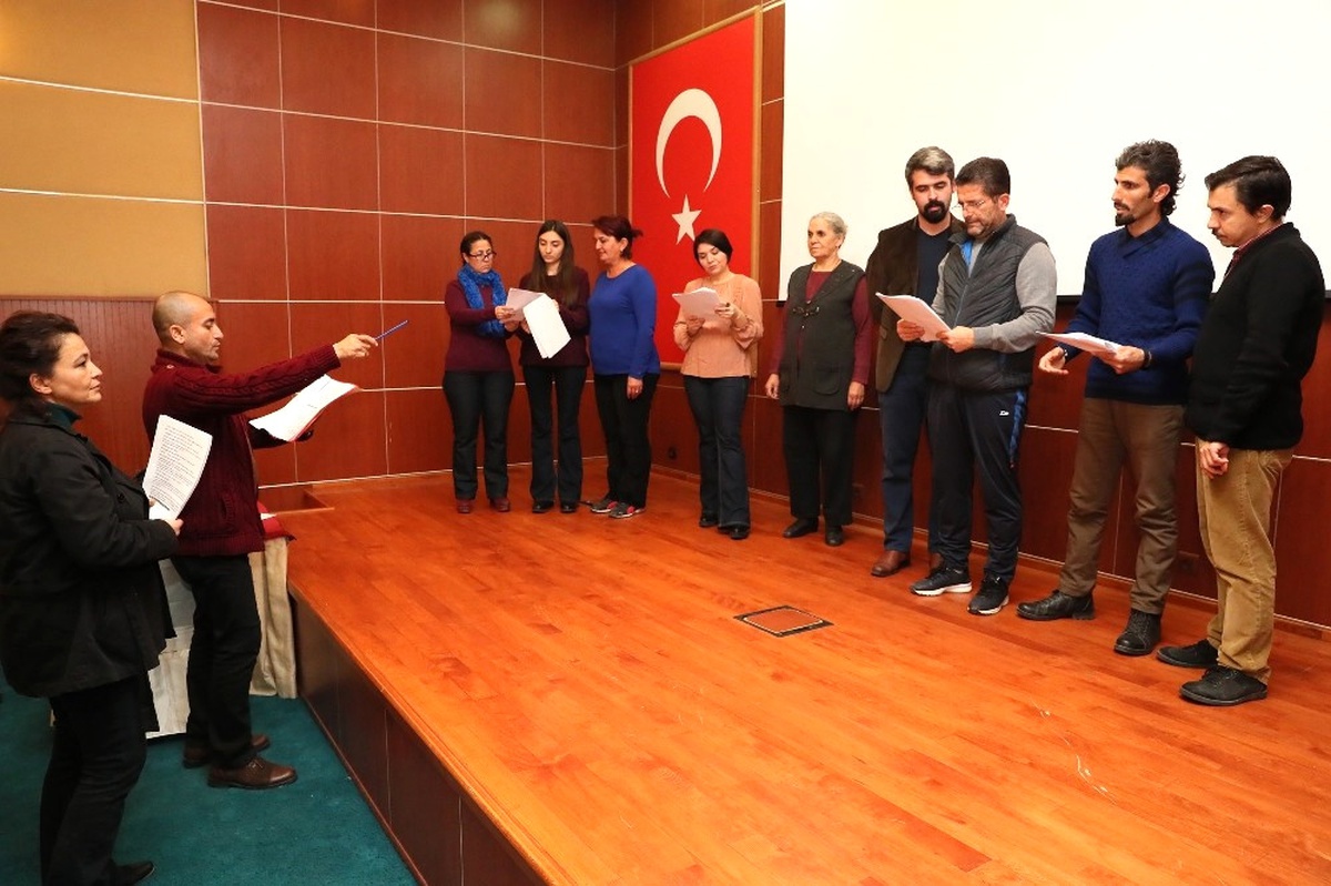 Büyükşehir Belediyesi\'nin Ücretsiz Tiyatro Kursları Devam Ediyor