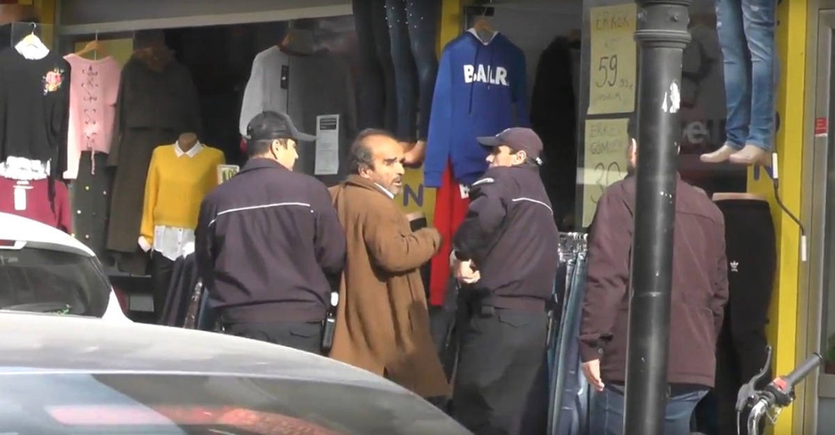 Çarşı Ortasında Sözlü Bıçaklı Kavga