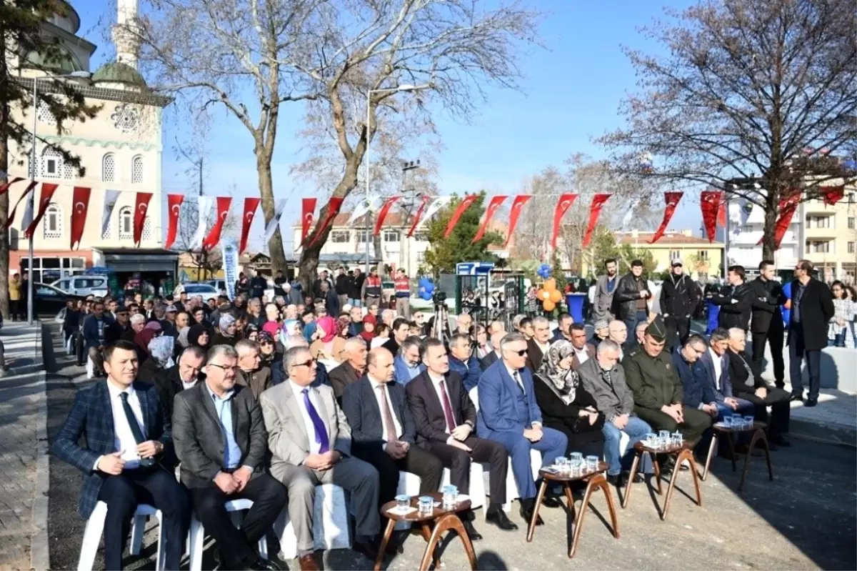 Cerrah Yeni Meydanına Kavuştu