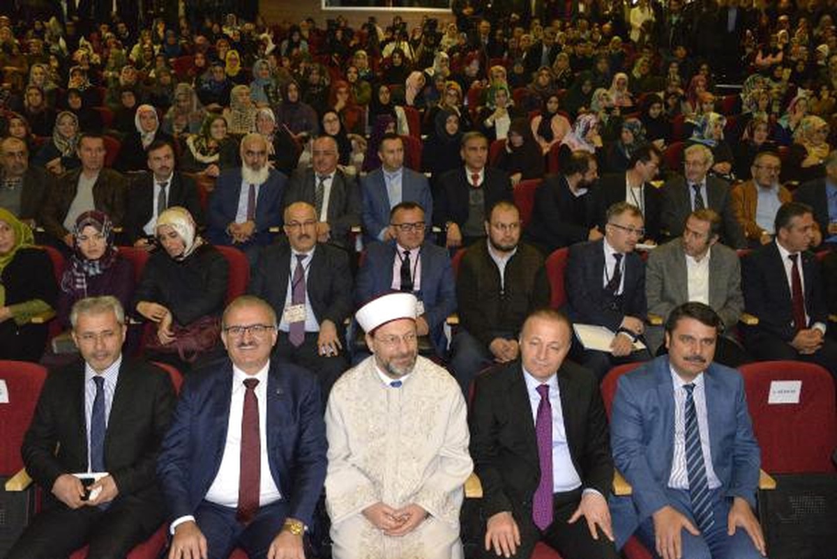 Diyanet İşleri Başkanı\'ndan Sosyal Medya Uyarısı
