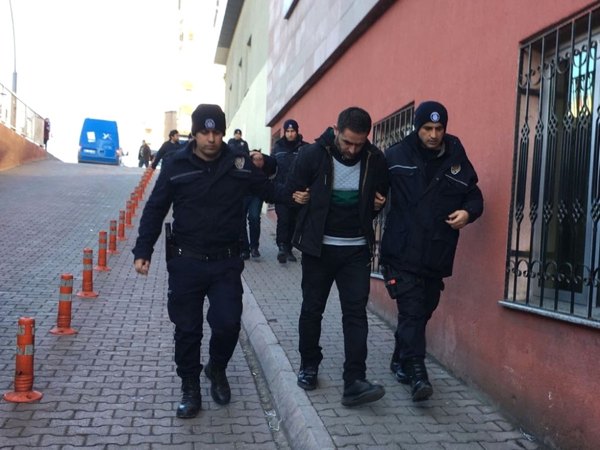 Ekstasy Operasyonunda Gözaltına Alınan Zanlılar Adliyeye Sevk Edildi