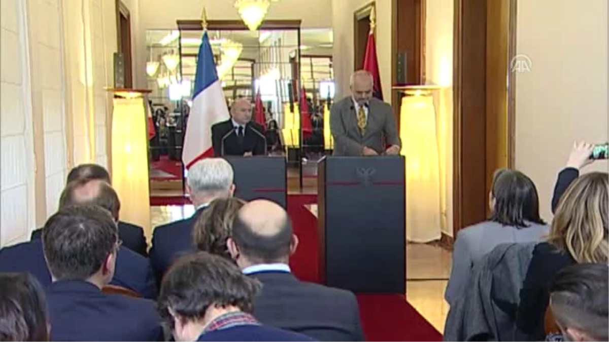 Fransa İçişleri Bakanı Collomb Arnavutluk\'ta