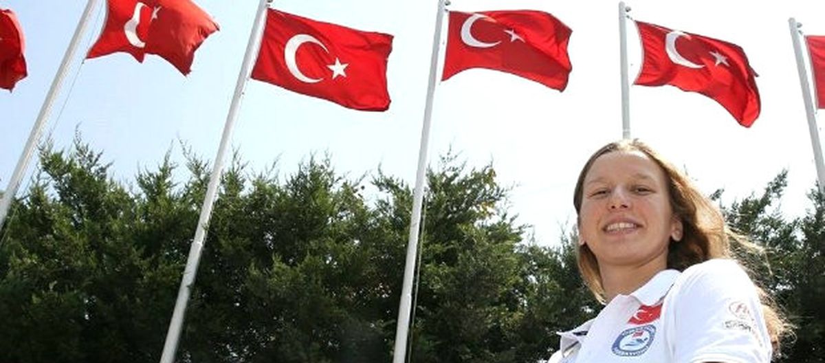 Galatasaraylı Yüzücü Nida Eliz Üstündağ Finalde