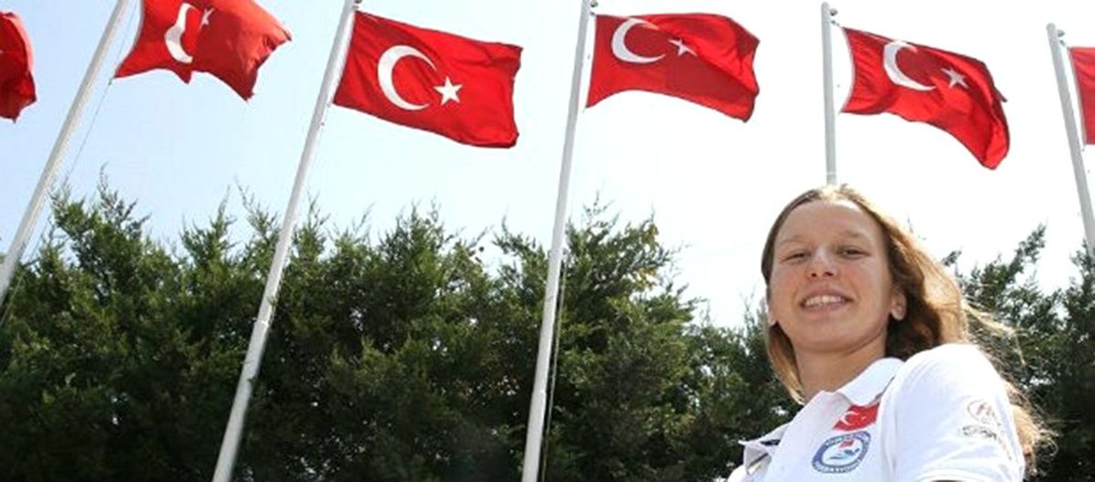 Galatasaraylı Yüzücü Nida Eliz Üstündağ Finalde