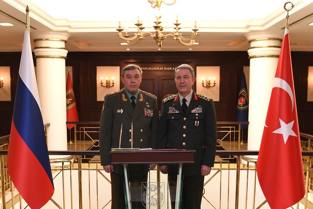Genelkurmay Başkanı Akar, Rusya Genelkurmay Başkanı Gerasimov ile Bir Araya Geldi