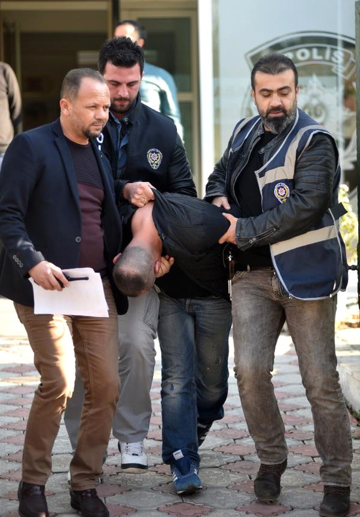 Kapkaççı, Çaldığı Çantadan Çıkan Kartla Otobüse Binmiş