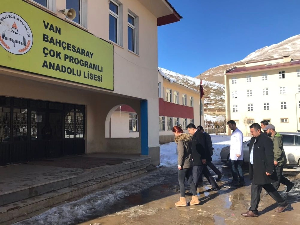 Kaymakam Özcan\'dan Okul ve Esnaf Ziyareti