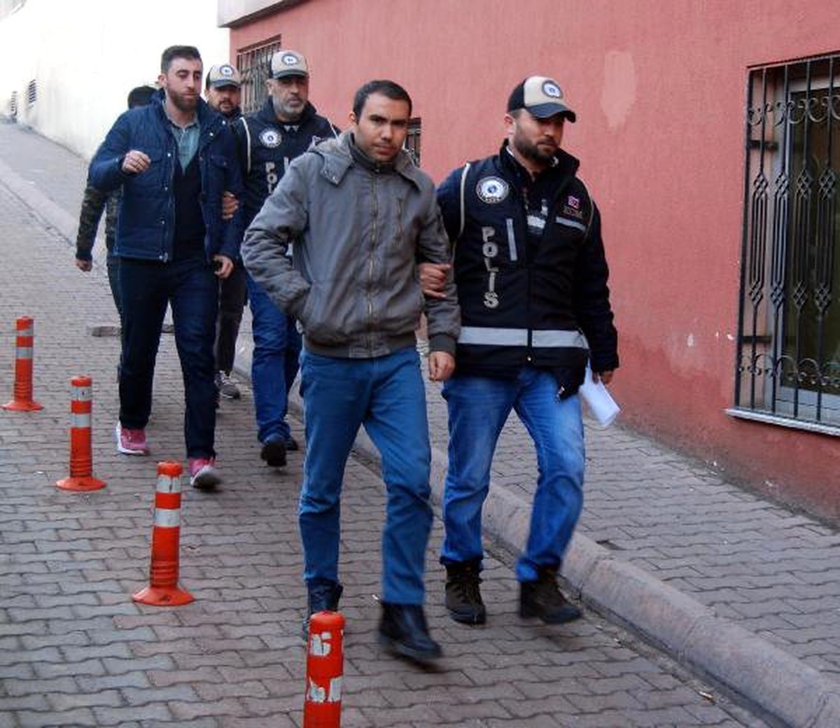 Kayseri\'de \'Bylock\' Operasyonu: 3 Şüpheli Adliyede