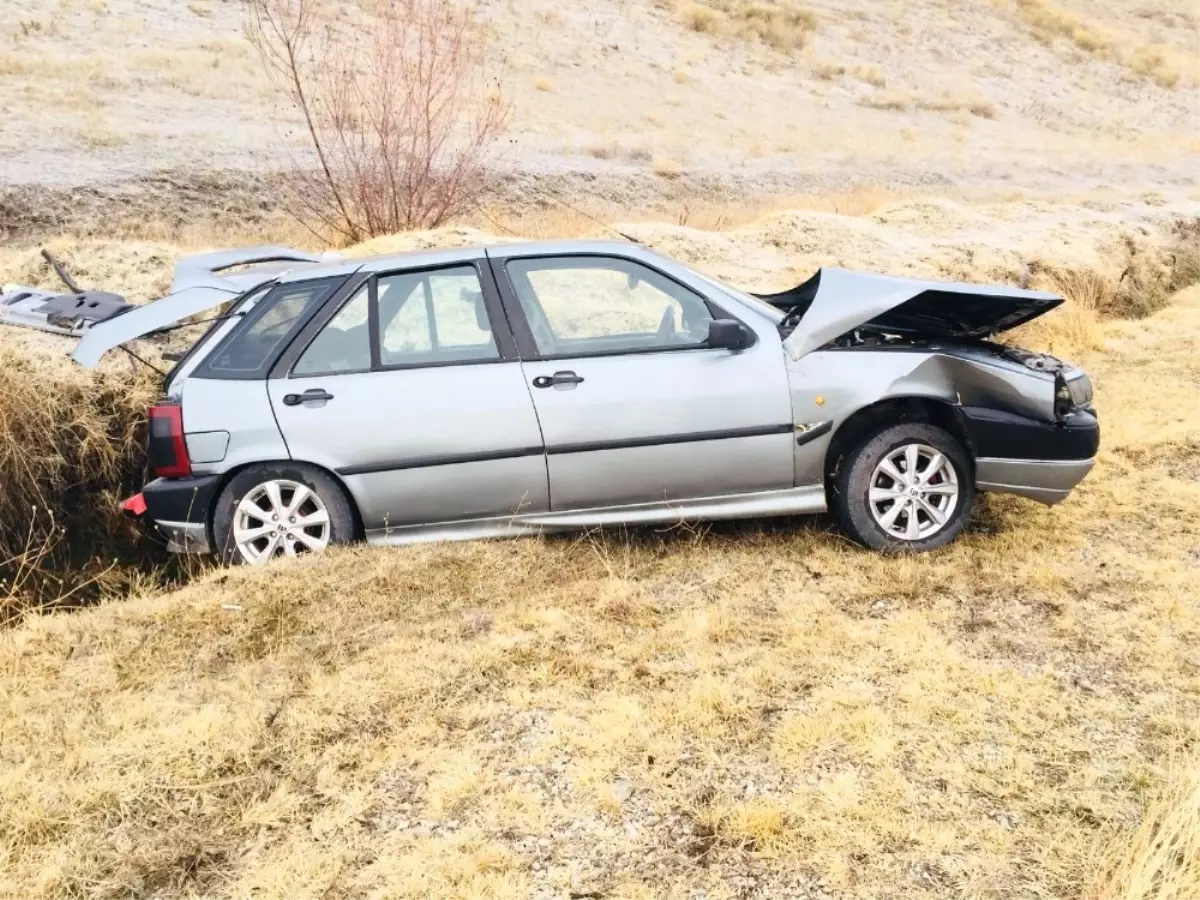 Kontrolden Çıkan Otomobil Takla Attı: 2 Yaralı