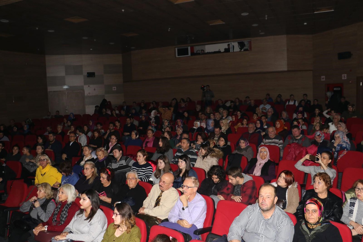 Manisalılar Mevlana\'yı Anmak İçin Buluştu
