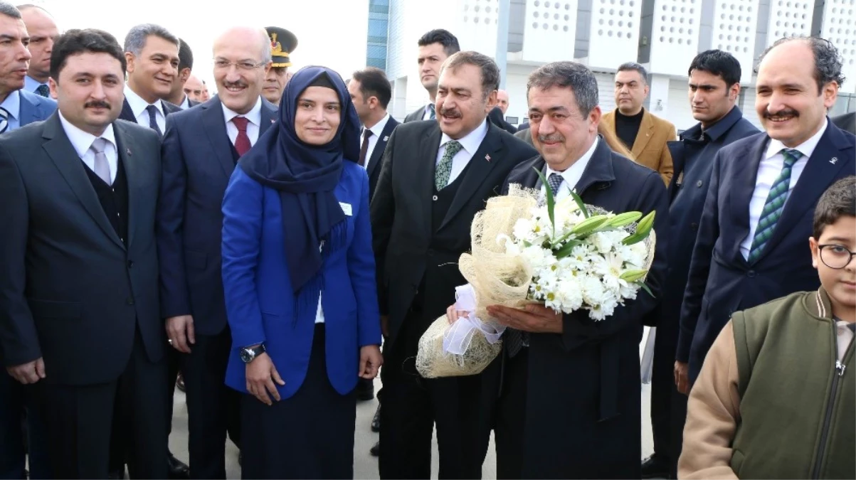 Orman ve Su İşleri Bakanı Veysel Eroğlu Balıkesir\'de