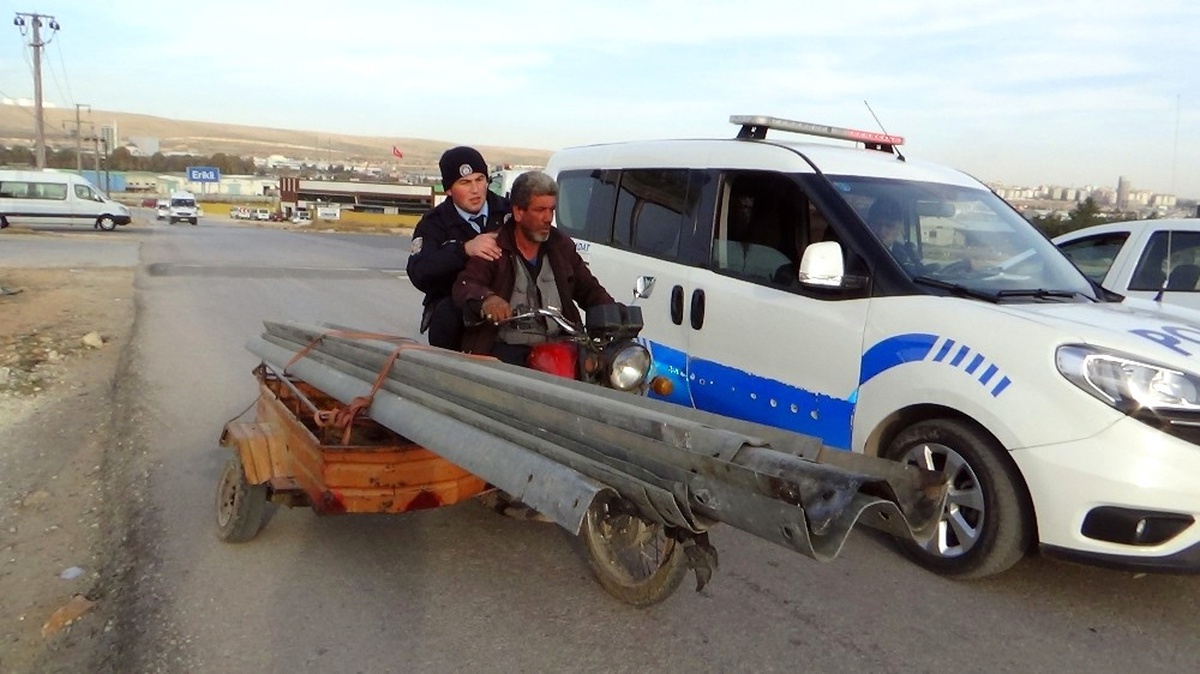 Çalınan Bariyerlere Polis Eskortu