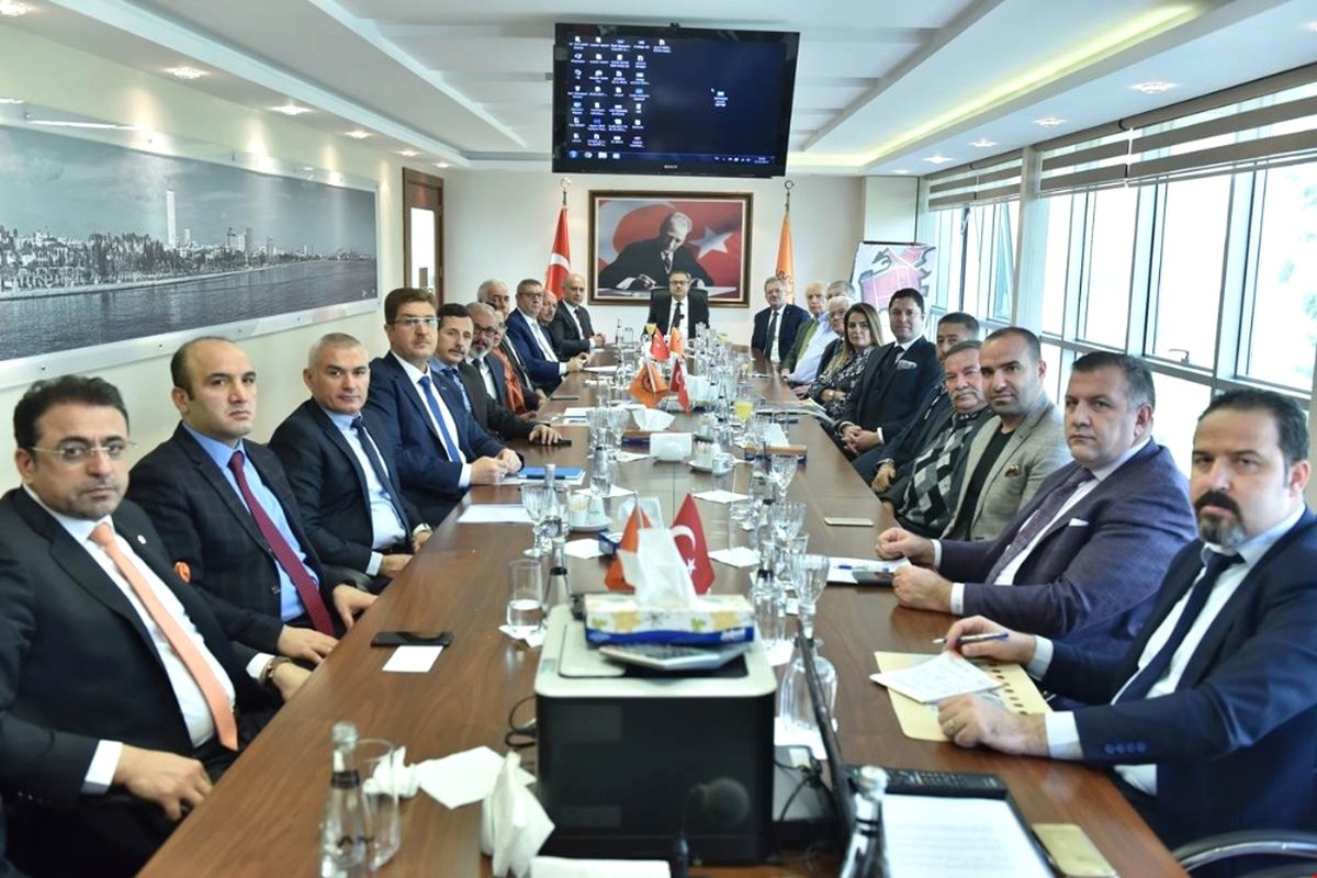Rektörler ve Sanayiciler, Vali Su Başkanlığında Toplandı