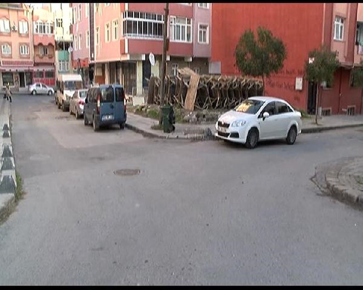 Sefaköy\'deki O Sokakta Her Yer Delik Deşik...  Emircan\'a 8 Kurşun İsabet Etmiş
