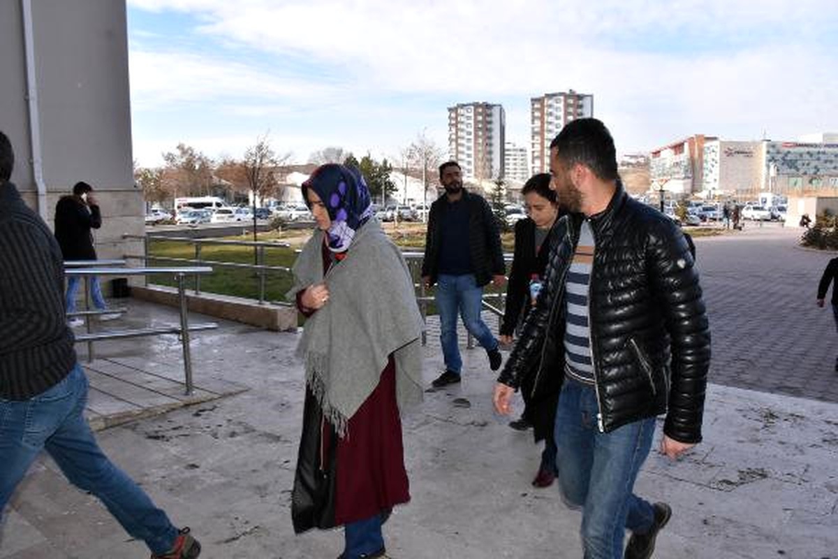 Sivas\'ta Fetö Şüphelisi 3 Kadın Adliyeye Sevk Edildi