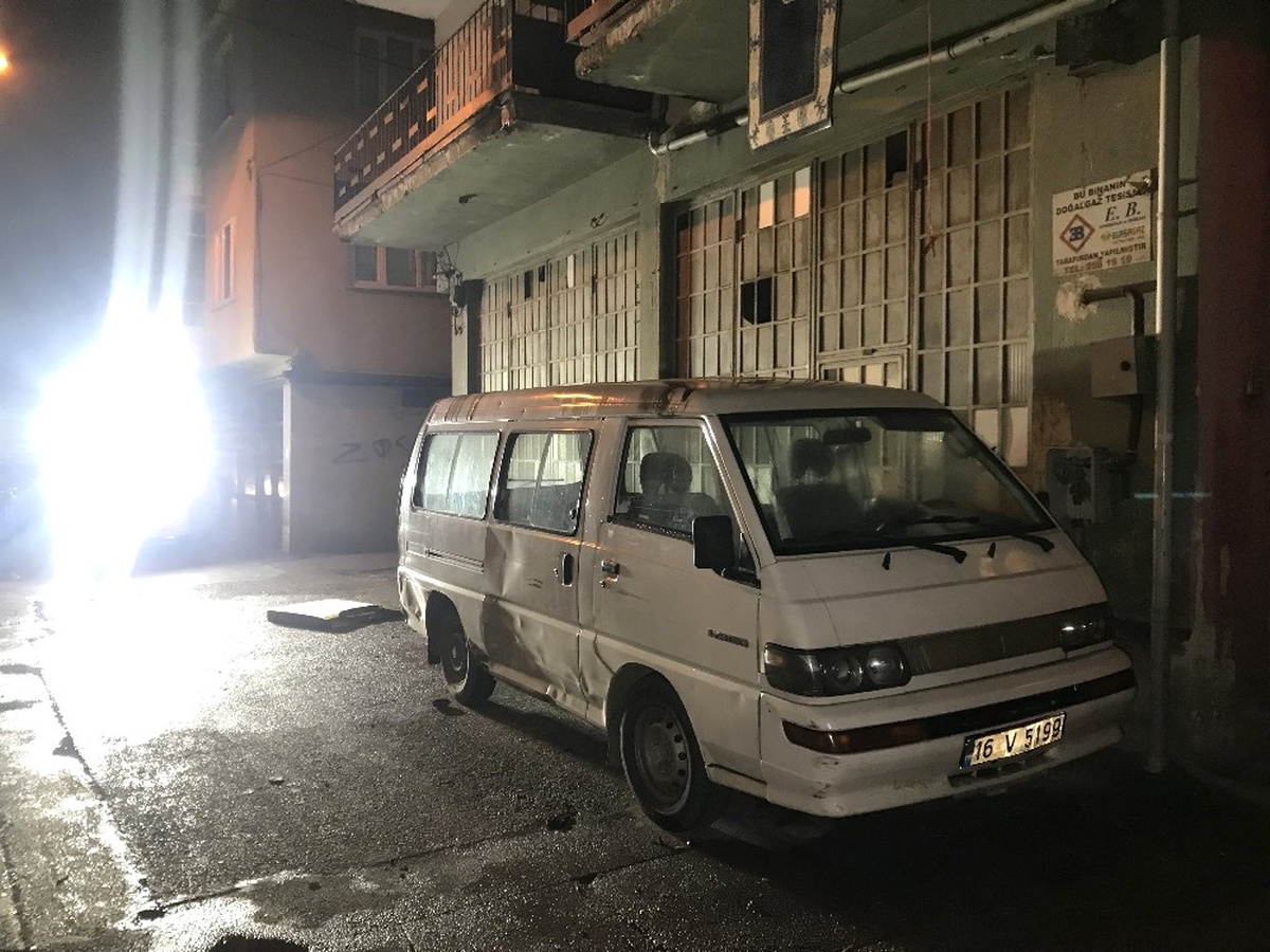 Suriyelilerin Yaşadığı Eve Molotoflu Saldırı