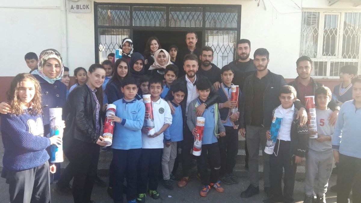 Üniversite Öğrencilerinden Anlamlı Davranış