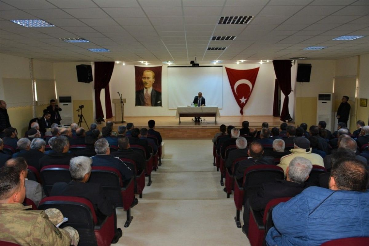 Vali Kaban Yazıhan\'da Sorunları Dinledi